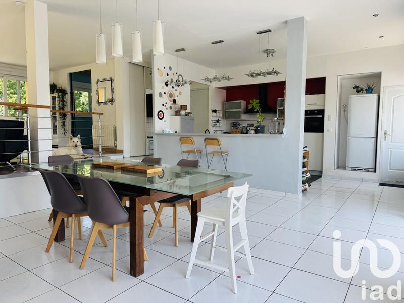 Maison - 188 m² - 8 pièces