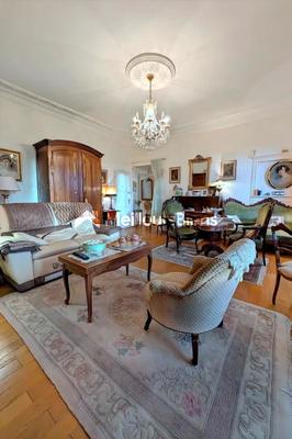 Appartement bourgeois - 81 m² - 3 pièces