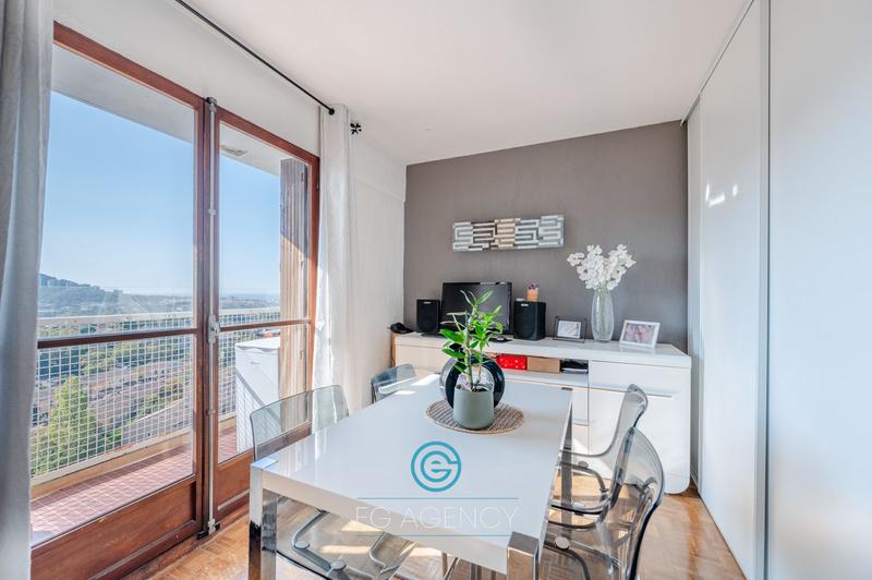 Appartement - 65 m² - 4 pièces