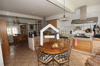 Maison de domaine équestre - 305 m² - 11 pièces