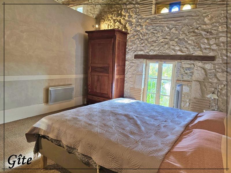 Maison - 480 m² - 10 pièces