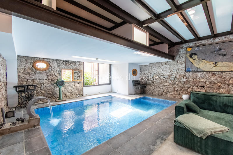 Appartement - 256 m² - 5 pièces