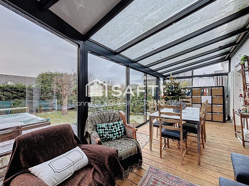 Maison - 180 m² - 8 pièces