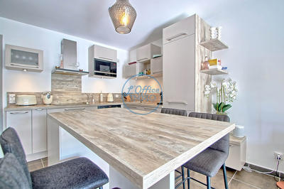 Appartement - 82 m² - 4 pièces