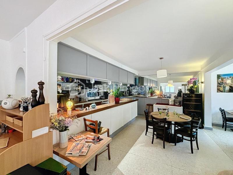 Local commercial - 200 m² - 5 pièces