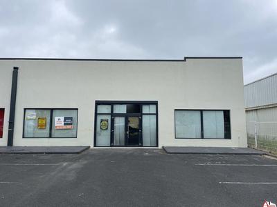 Maison - 360 m² - 8 pièces