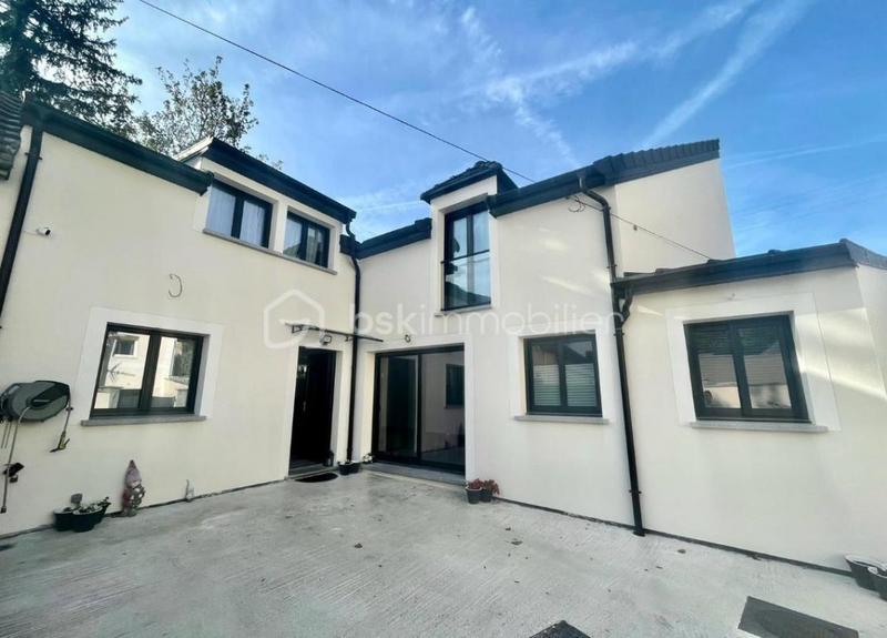 Maison - 108 m² - 5 pièces