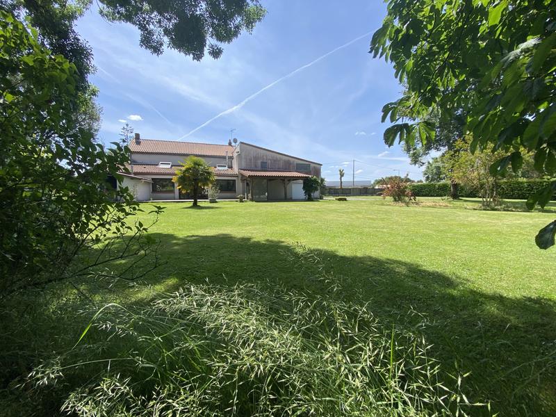 Maison - 200 m² - 6 pièces