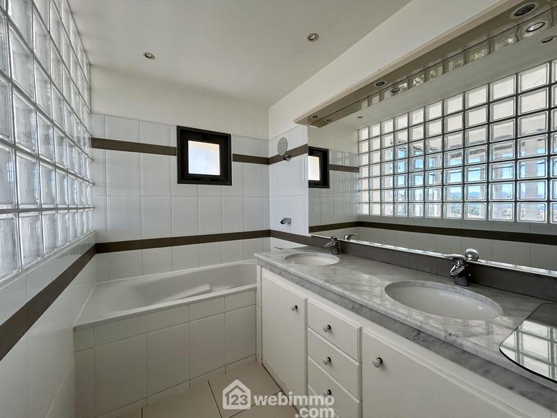 Appartement - 165 m² - 5 pièces