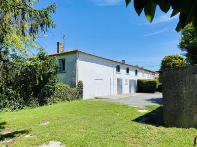 Maison - 180 m² - 10 pièces