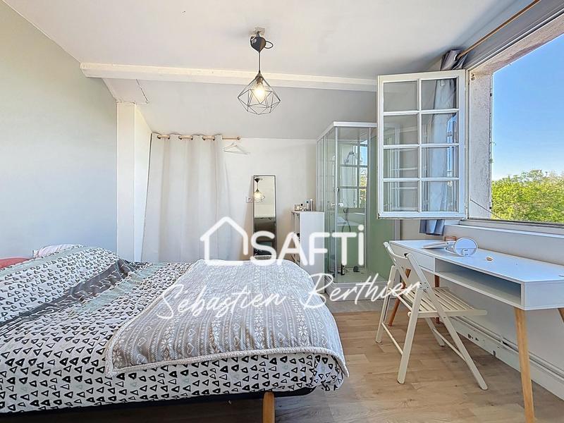 Maison - 180 m² - 6 pièces