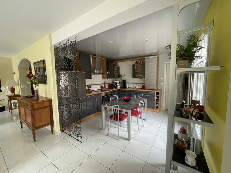 Maison - 161 m² - 6 pièces