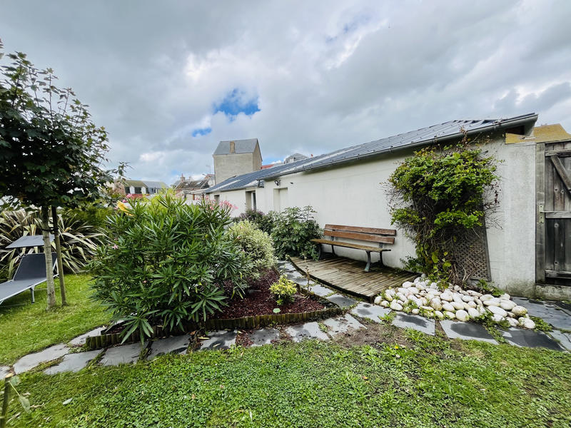 Maison - 202 m² - 10 pièces