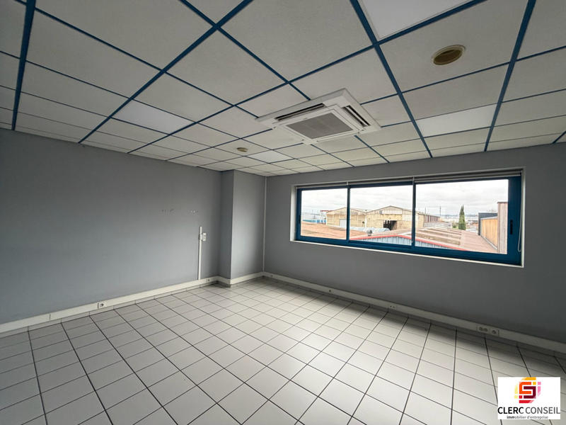 Local d'activités - 3 105 m²