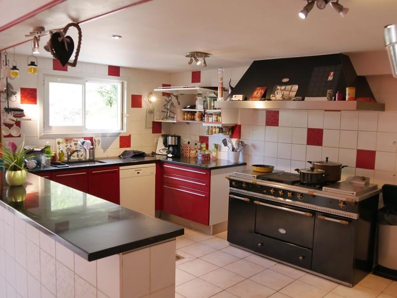 Maison - 303 m² - 11 pièces