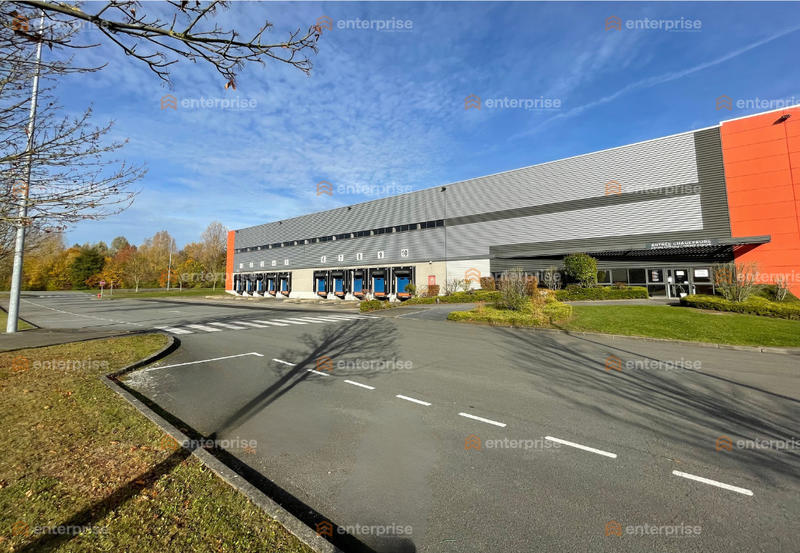 Entrepôt - 18 987 m²