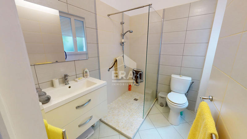 Demeure - 228 m² - 9 pièces