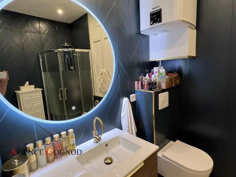 Appartement - 90 m² - 3 pièces