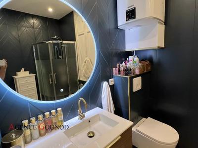 Appartement - 90 m² - 3 pièces