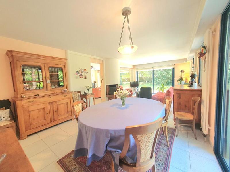 Maison - 227 m² - 8 pièces