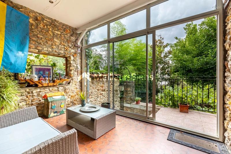 Maison - 190 m² - 8 pièces