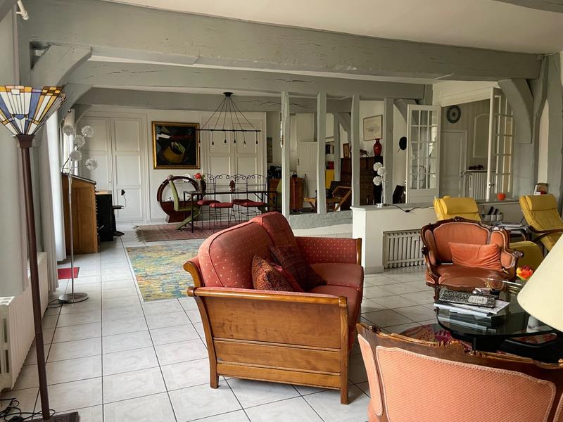 Maison - 241 m² - 8 pièces