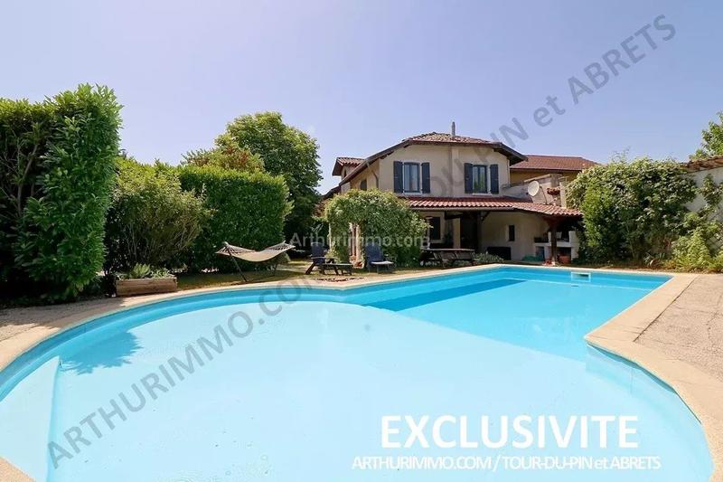 Maison - 159 m² - 5 pièces