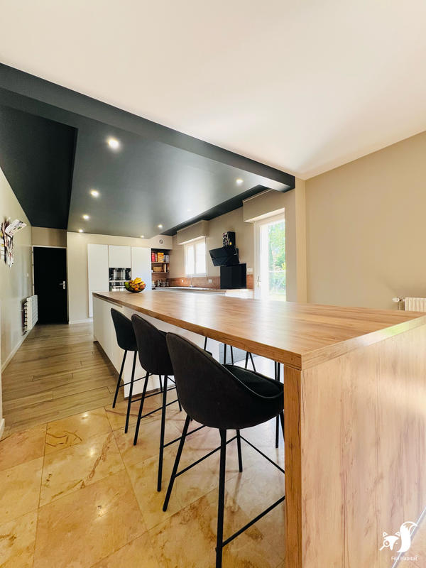 Maison - 195 m² - 7 pièces