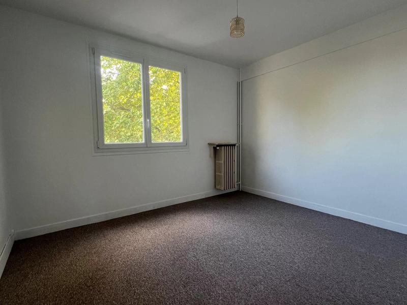 Appartement - 96 m² - 5 pièces