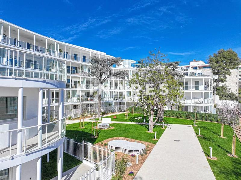 Appartement - 104 m² - 4 pièces