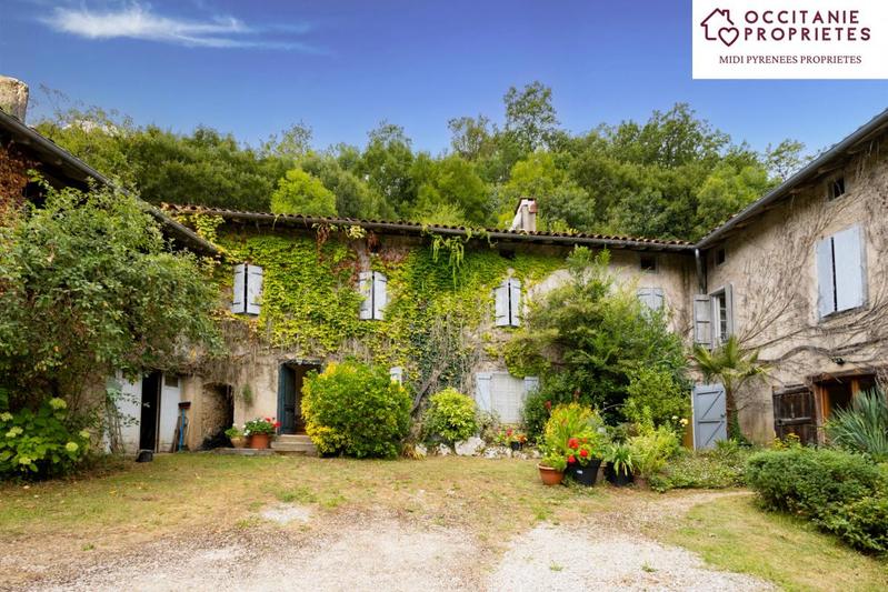 Maison de maîtres - 472 m² - 19 pièces