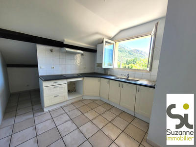 Appartement - 93 m² - 4 pièces