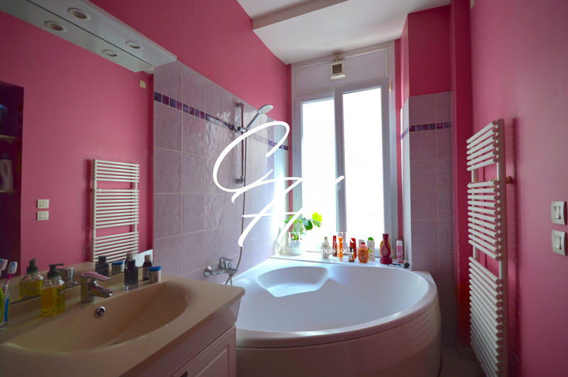 Appartement - 99 m² - 4 pièces