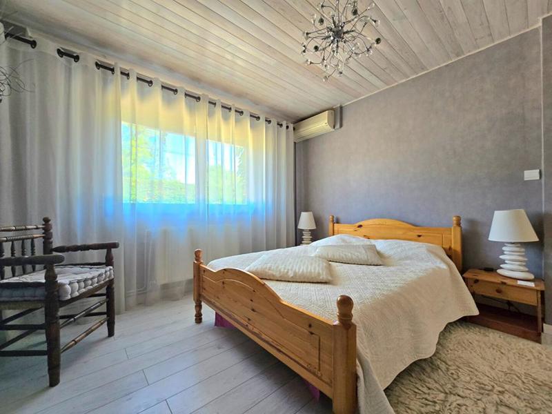 Maison - 220 m² - 9 pièces