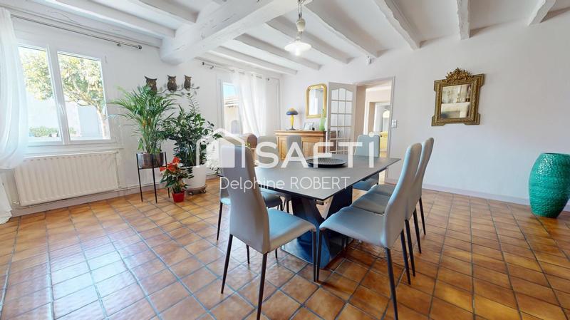Maison - 275 m² - 8 pièces