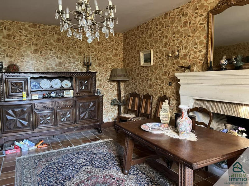 Propriété - 242 m² - 8 pièces