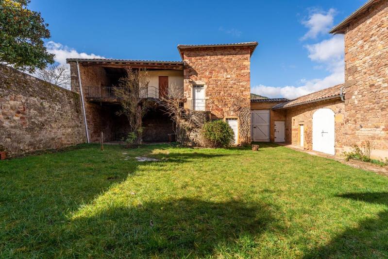 Propriété - 304 m² - 11 pièces