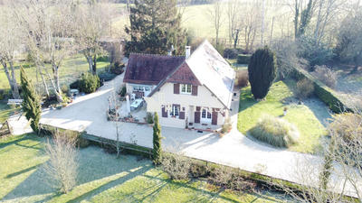 Maison traditionnelle - 150 m² - 6 pièces