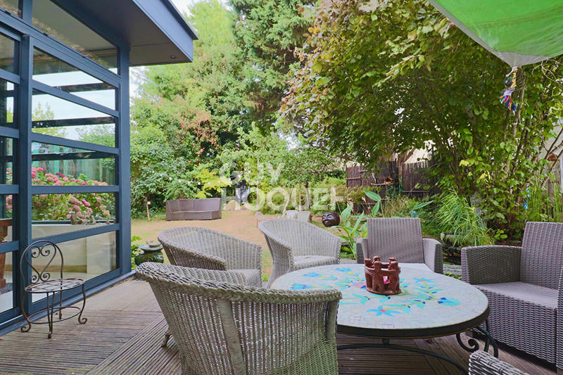 Maison - 224 m² - 8 pièces