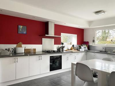 Maison - 196 m² - 6 pièces