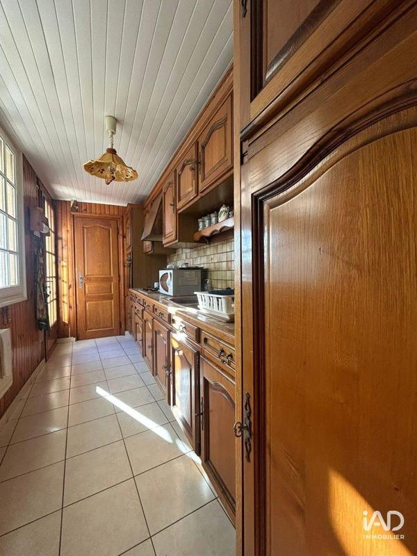 Maison - 250 m² - 6 pièces