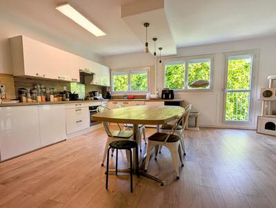 Appartement - 84 m² - 4 pièces