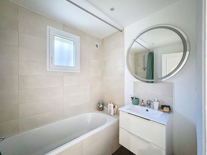 Maison - 247 m² - 8 pièces