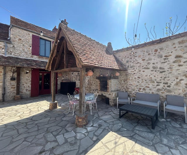 Maison - 198 m² - 7 pièces