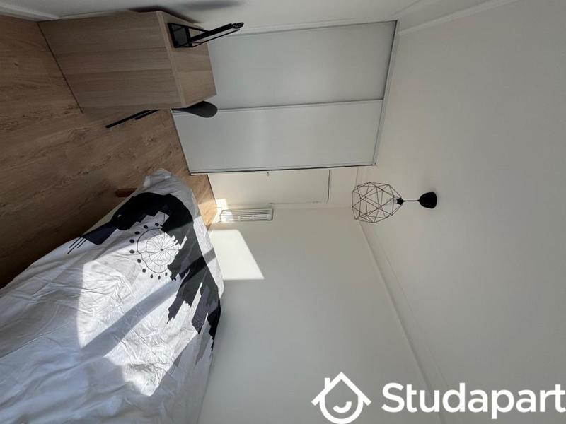 Chambre - 10 m² - 1 pièce