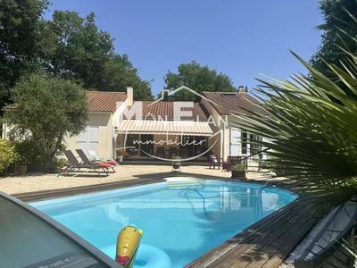 Maison - 194 m² - 7 pièces