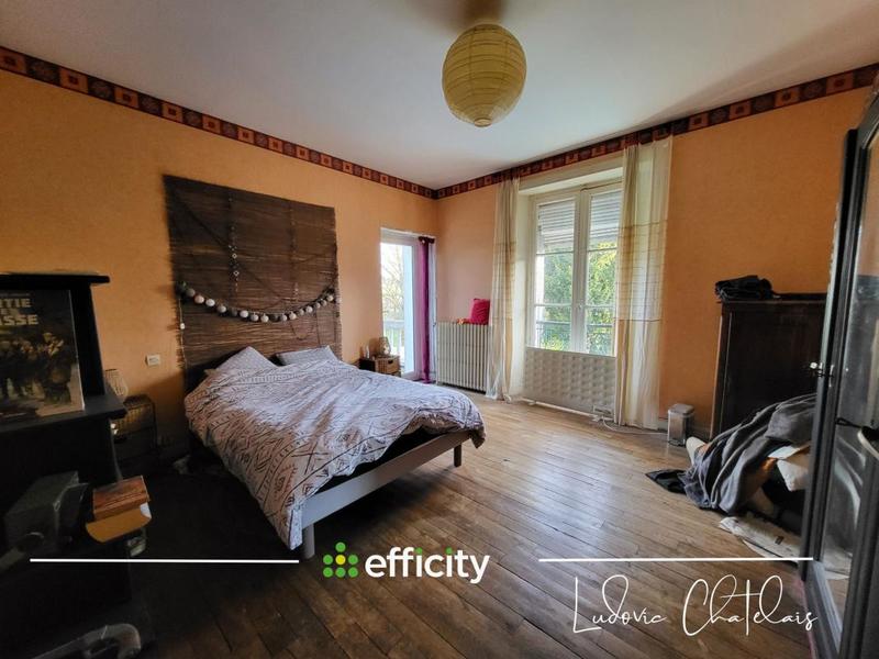 Maison - 235 m² - 8 pièces