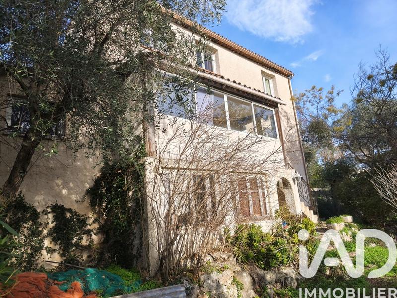 Maison - 140 m² - 8 pièces