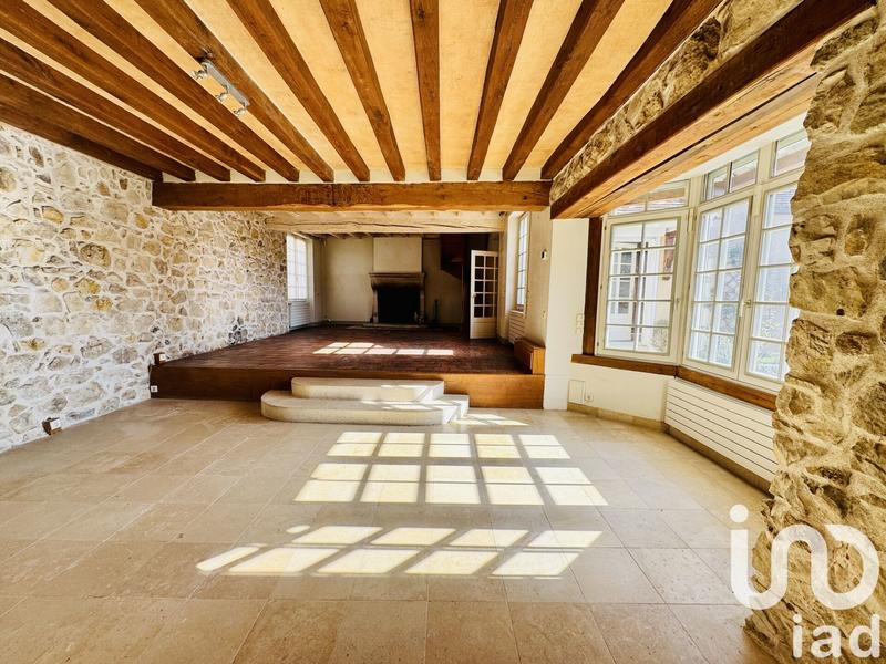 Maison - 210 m² - 8 pièces