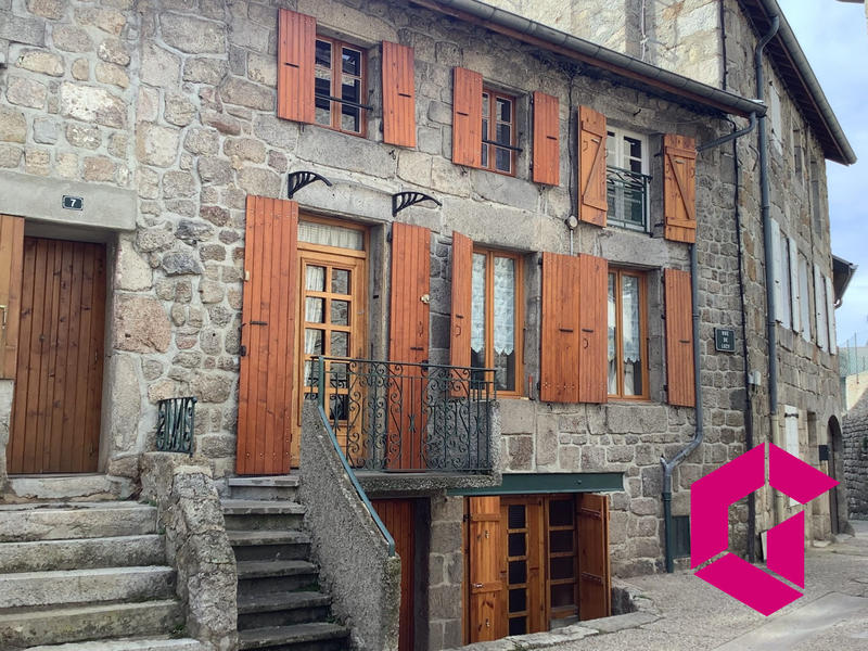 Maison - 90 m² - 5 pièces